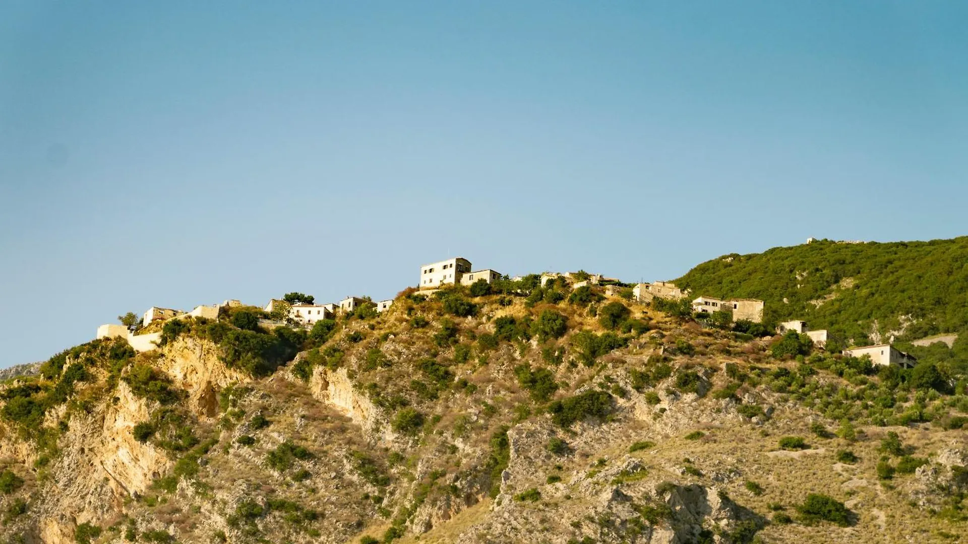 Kaful Apartments Qeparo
