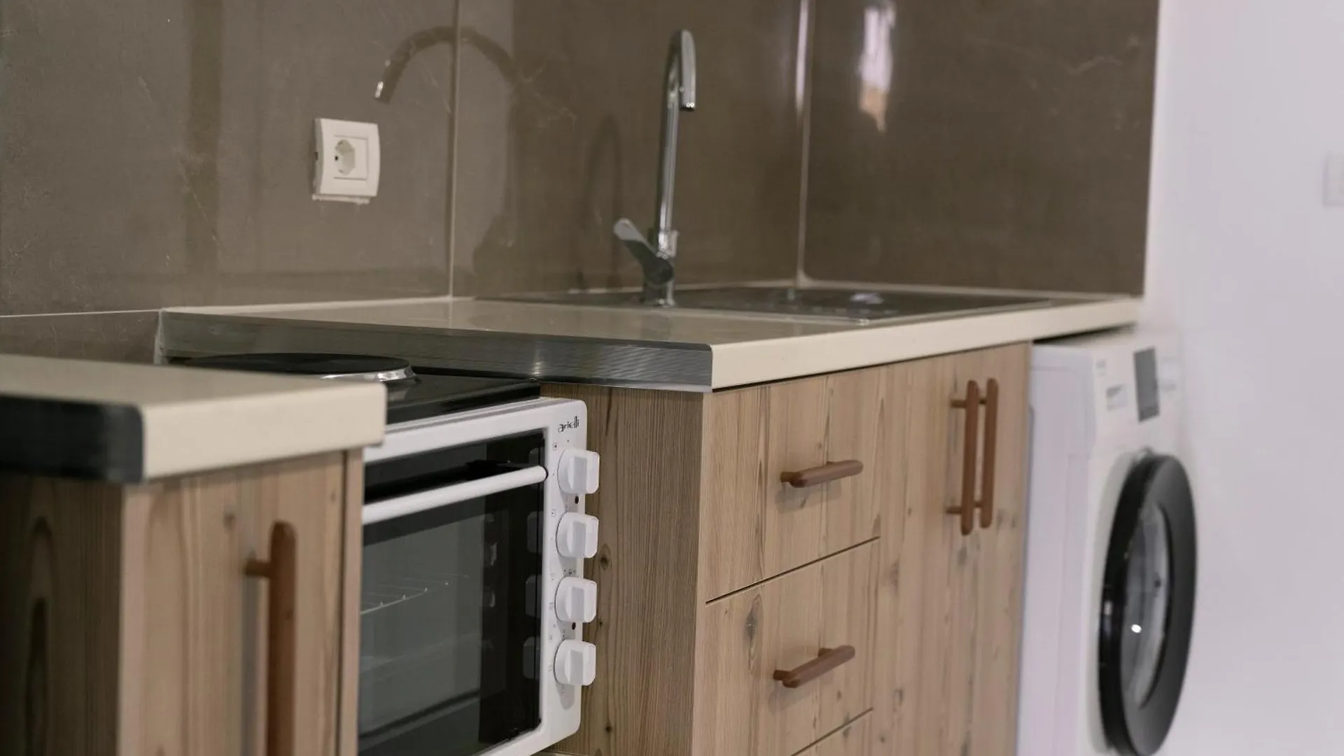 Kaful Apartments Qeparo